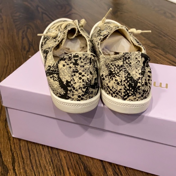 *NWT*. Madden Girl 7.5 - Picture 7 of 7